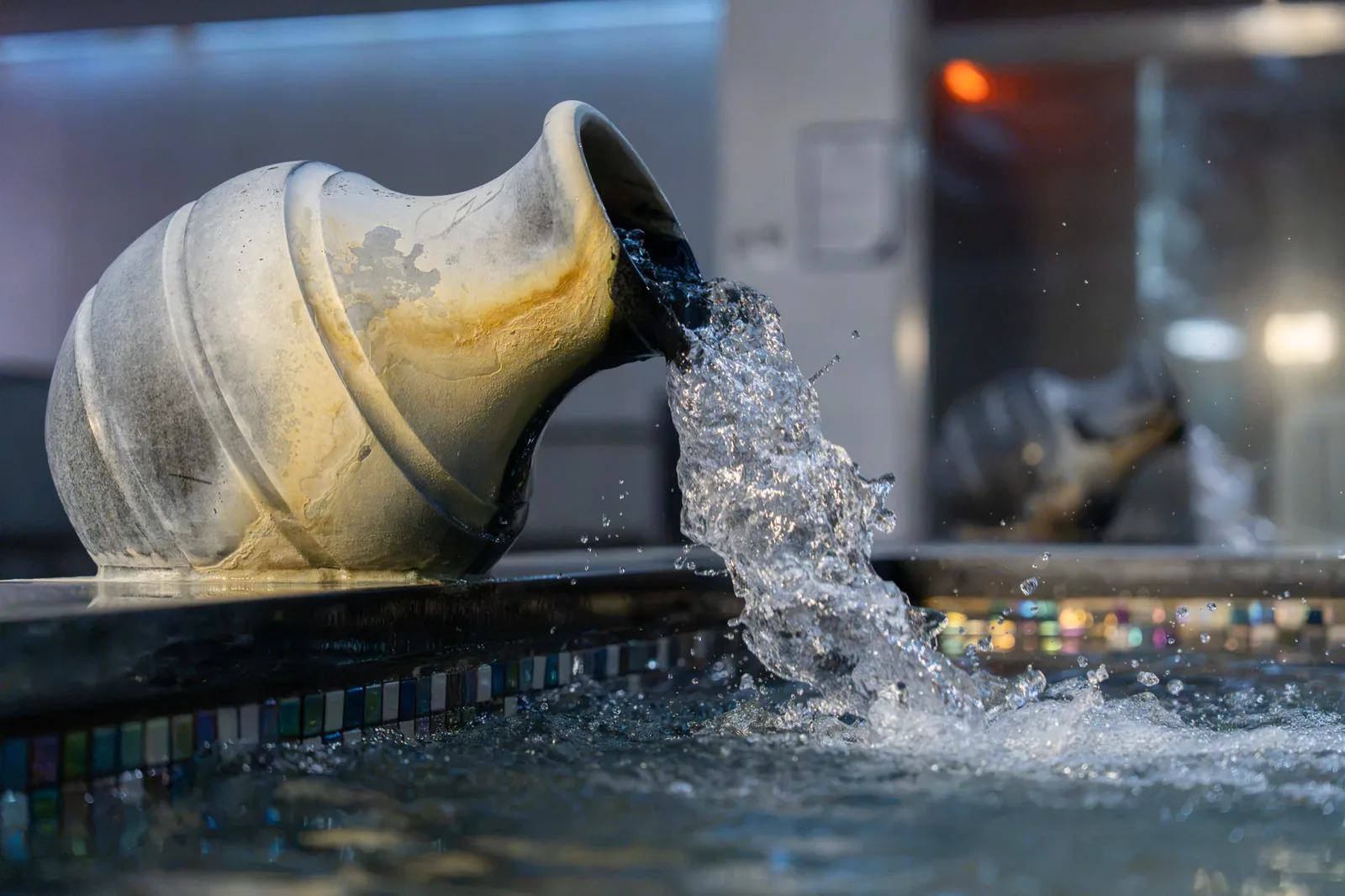 Water jar sculpture — GoldSpa Paju